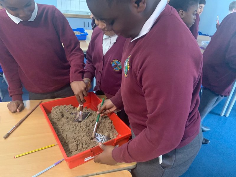 Image of Year 4 Archaeological dig